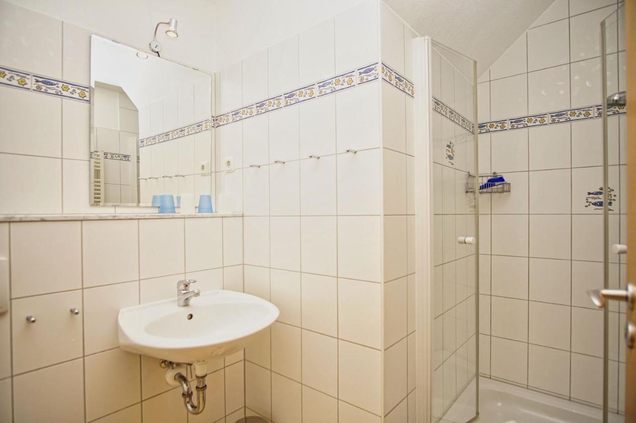 Nah Am Meer, Ruhige Lage, Gratis Nutzung Vom Ahoi Erlebnisbad Und Sauna In Sellin - Haus Inselblick Fewo 02 奥斯特巴德·哥伦 外观 照片