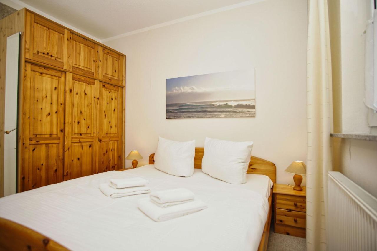 Nah Am Meer, Ruhige Lage, Gratis Nutzung Vom Ahoi Erlebnisbad Und Sauna In Sellin - Haus Inselblick Fewo 02 奥斯特巴德·哥伦 外观 照片